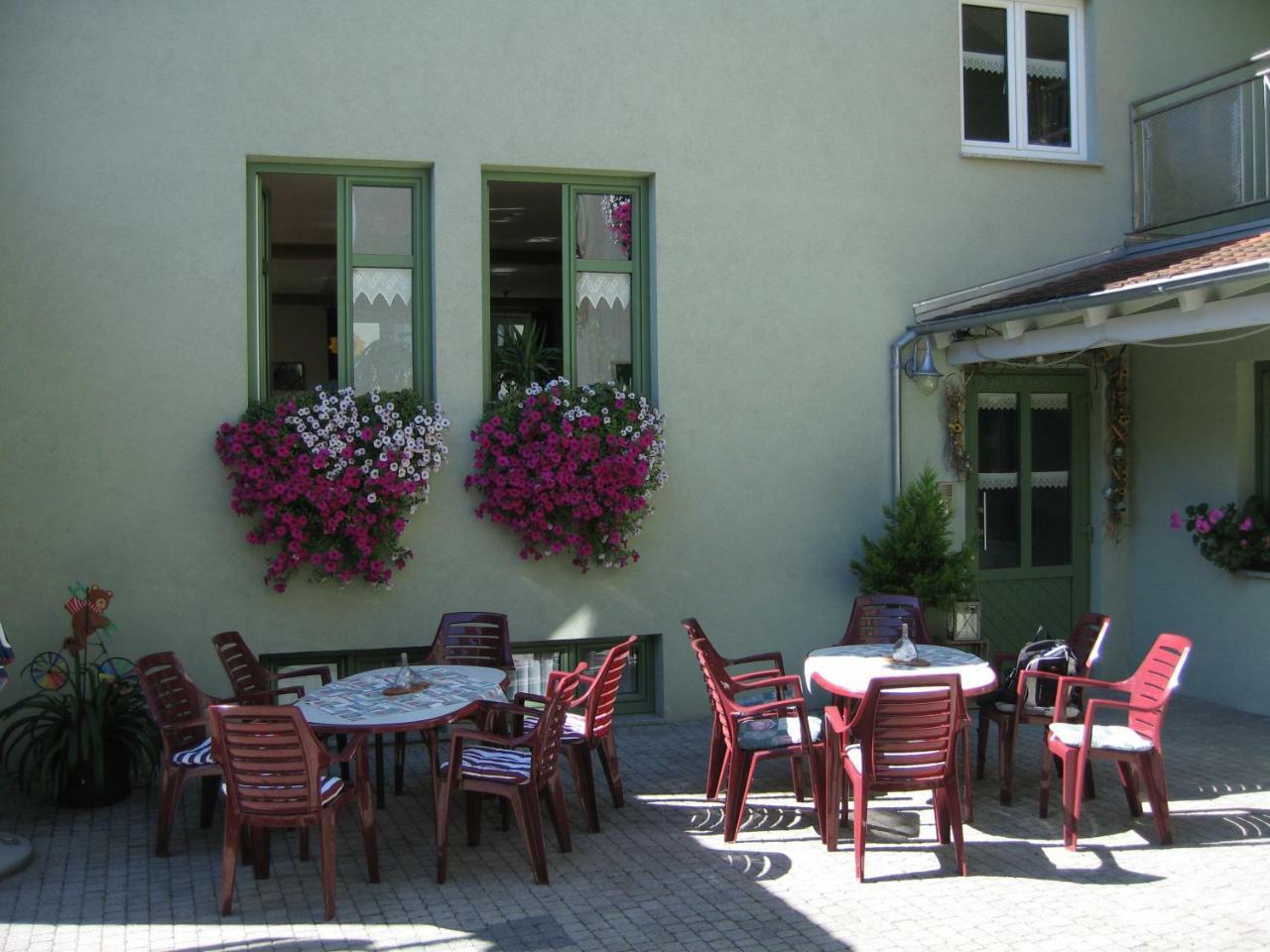 Hotel Weinstube Schwalbennest Karlstadt Exterior foto